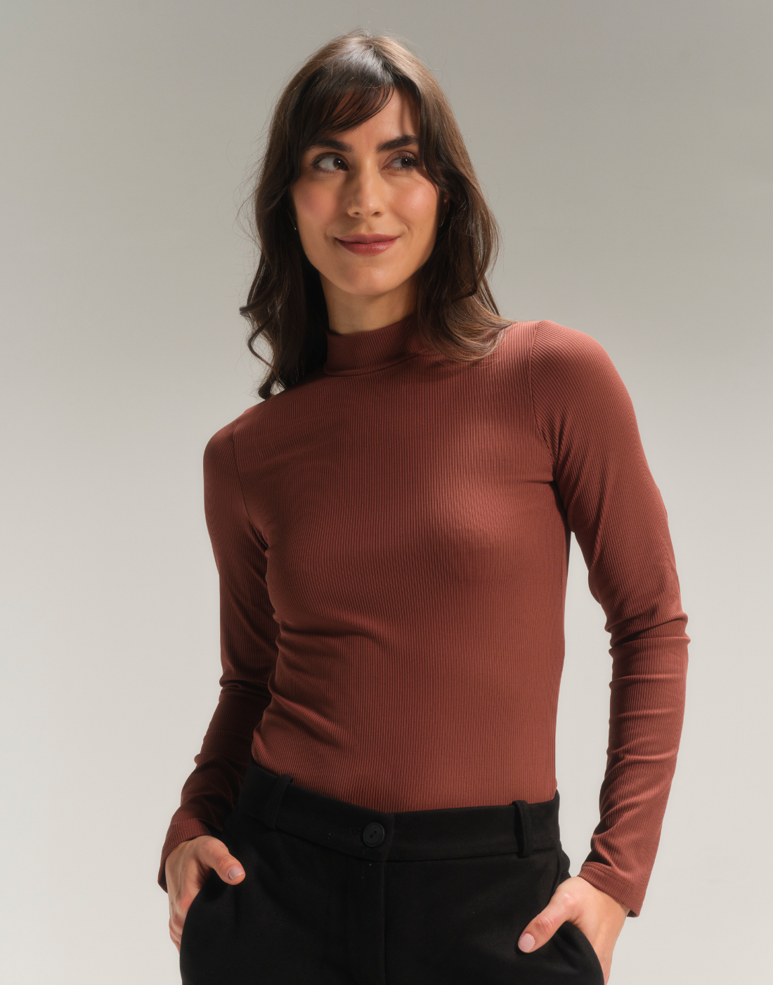 Blusa Tartaruga Canelada Marrom