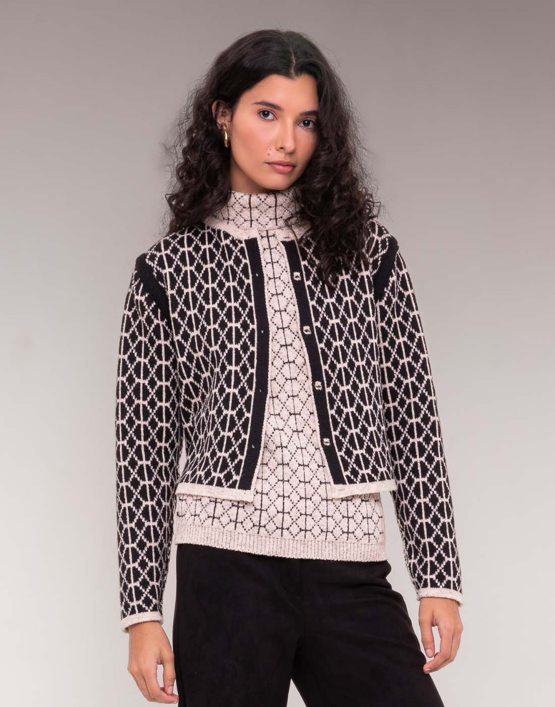 Blusa Mousse Geométrica Bege e Preta