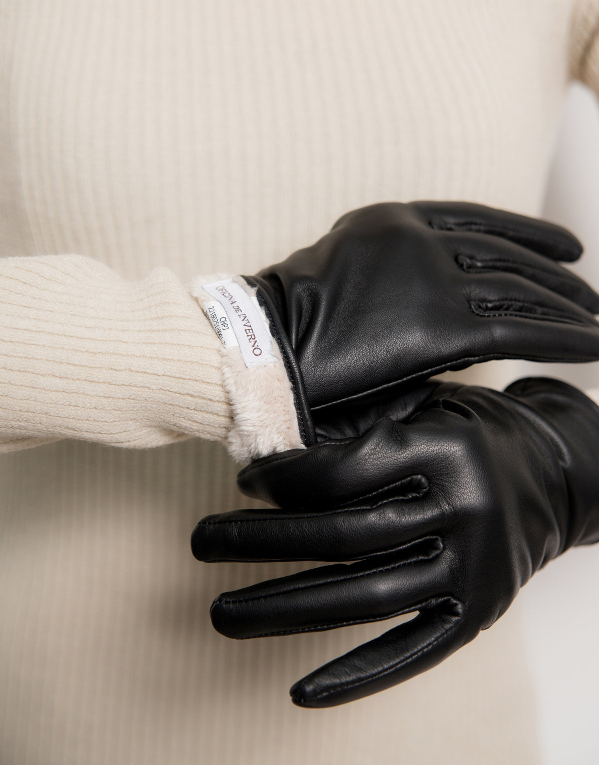 Luva Pelica Luxemburgo Sophie Preta