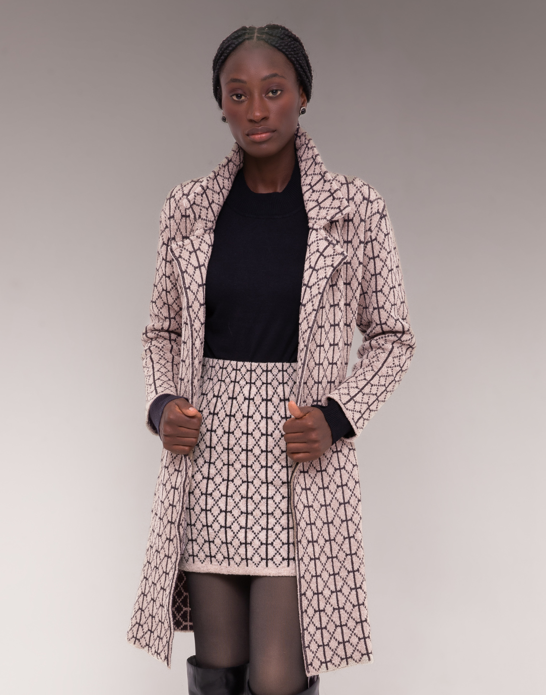 Saia Mousse Geométrica Bege Névoa