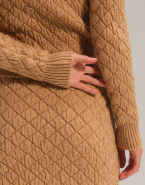 Blusa Matelassê Prati Caramelo Nórdico