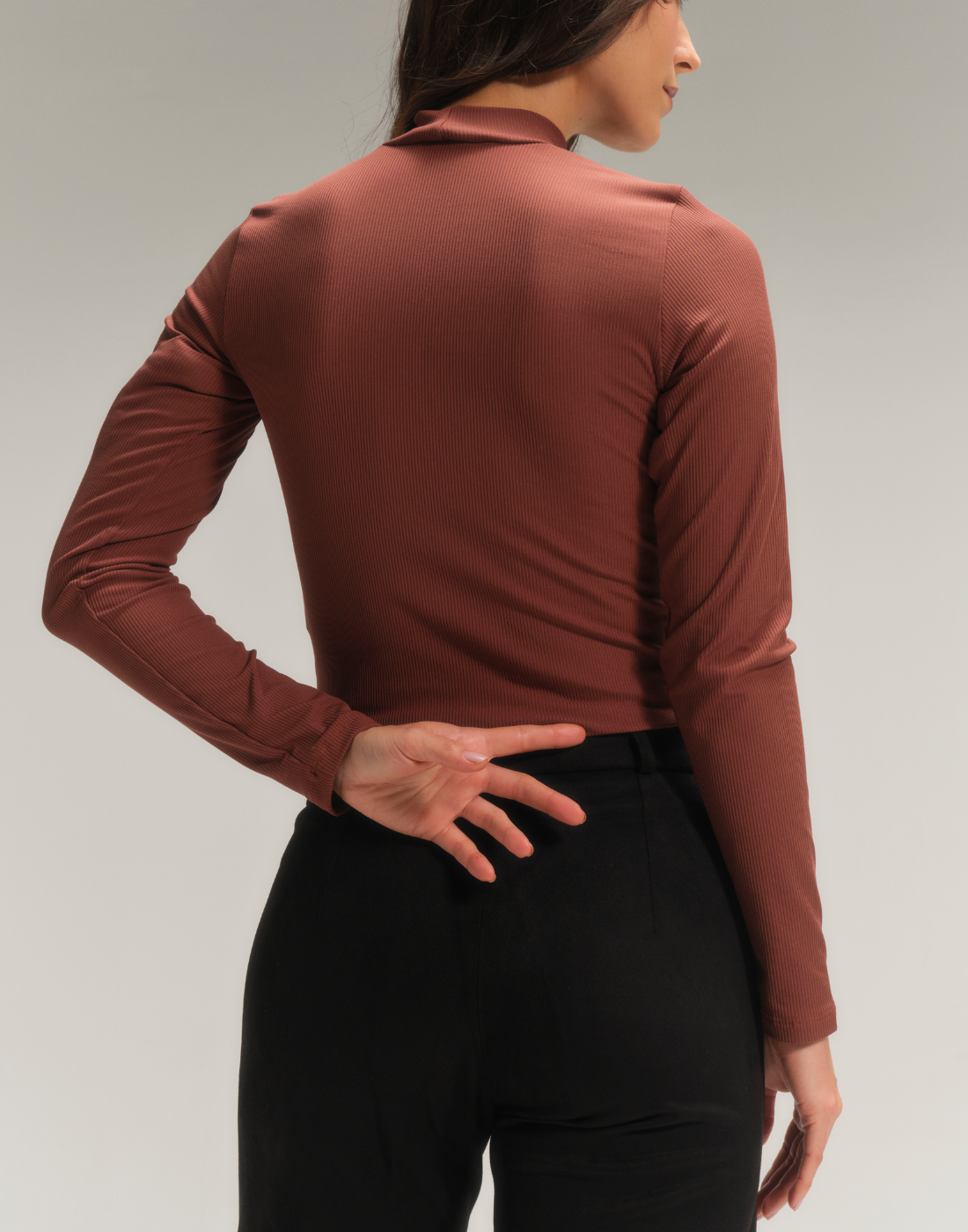 Blusa Tartaruga Canelada Marrom