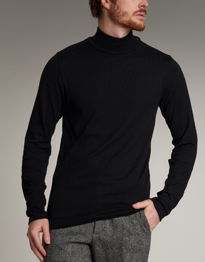Blusão Gola Alta Soft Fit Preto