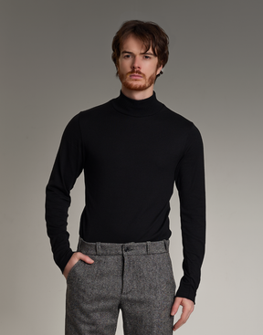 Blusão Gola Alta Soft Fit Preto