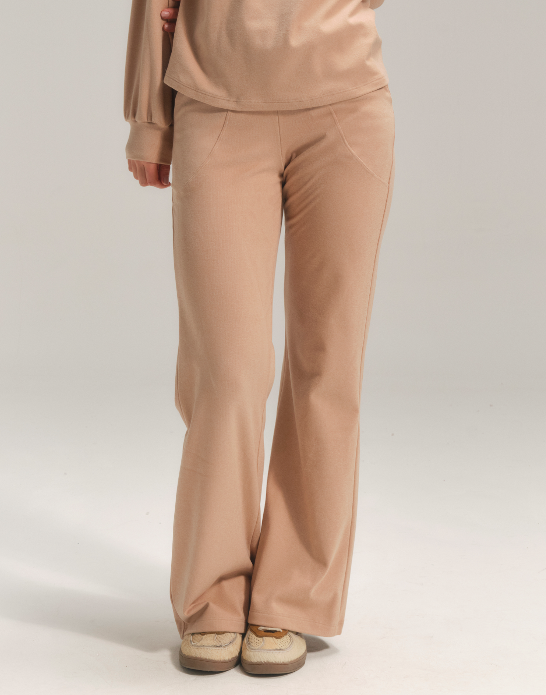 Calça Aire Bolso Curvado Bege