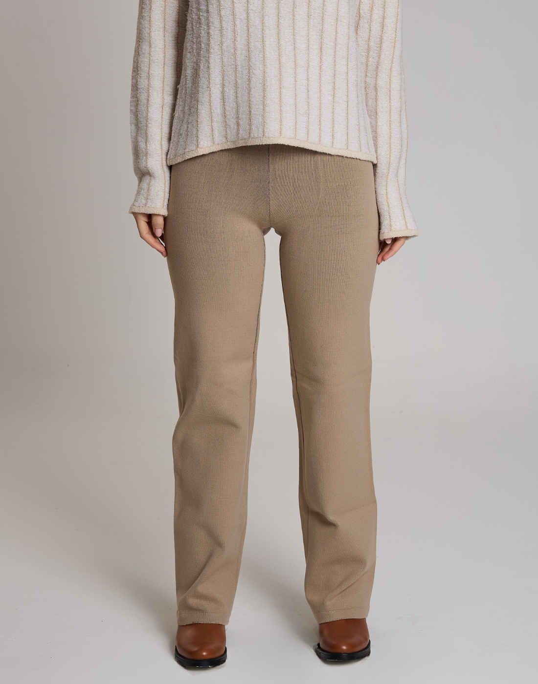 Calça Reta Invernada Bege Cedro