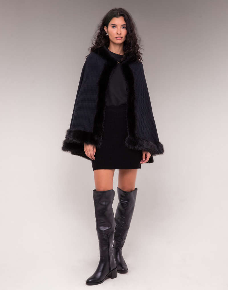 Capa Tricot com Pelos Odéon Preta