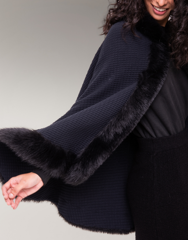 Capa Tricot com Pelos Odéon Preta