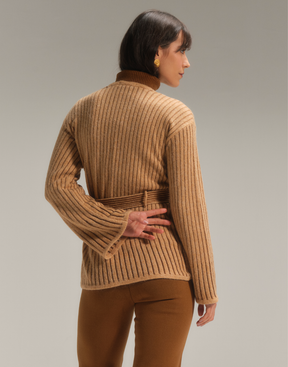 Cardigan Transpassado Nubbis Caramelo Nórdico