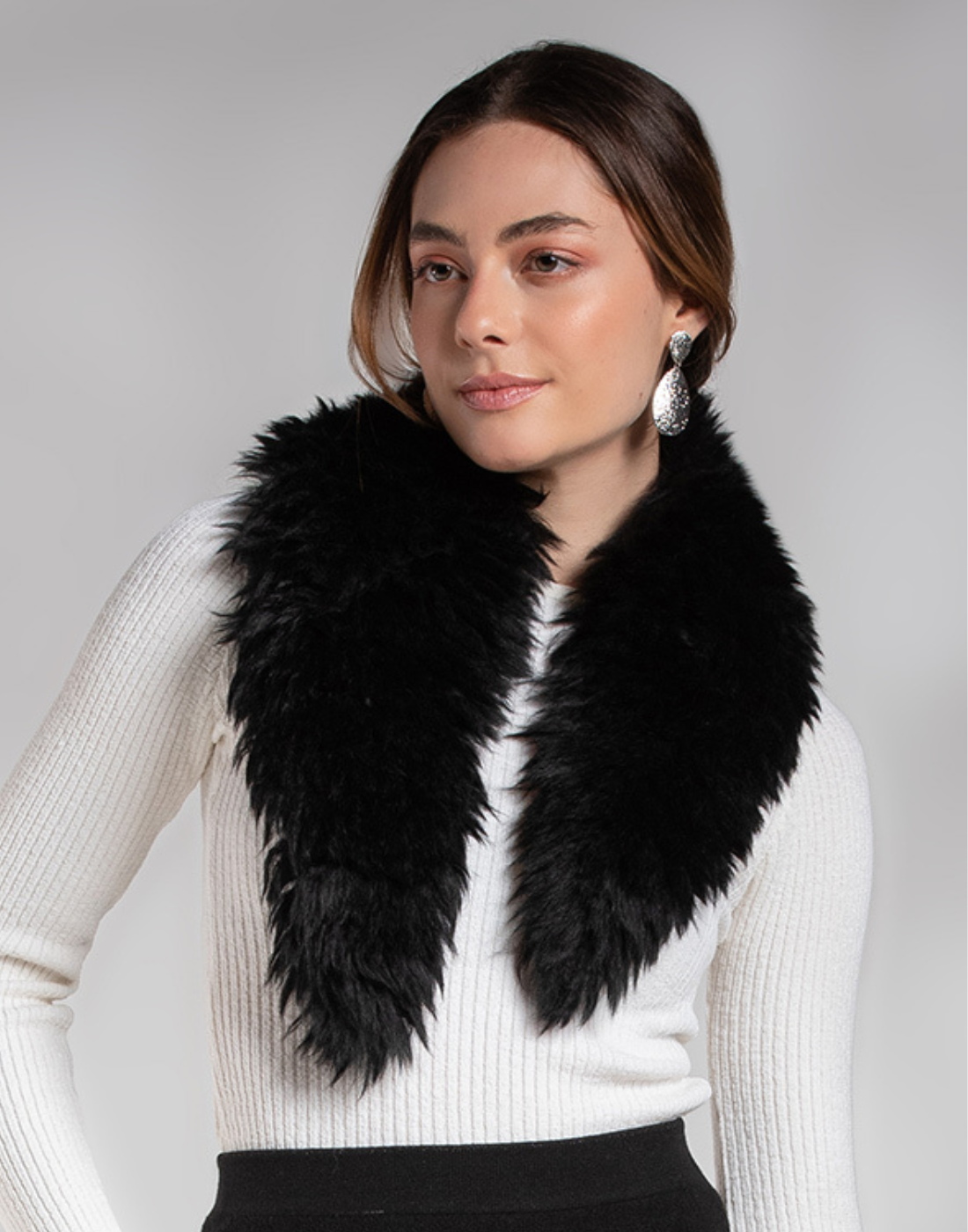 Estola Siberia Pele de Ovelha Preta