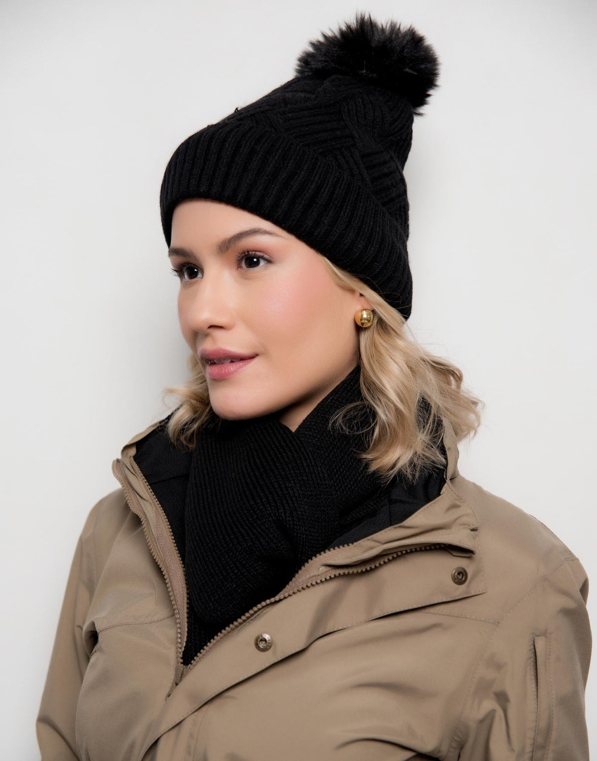 Gorro Forrado Losangos Pom Pom Preto