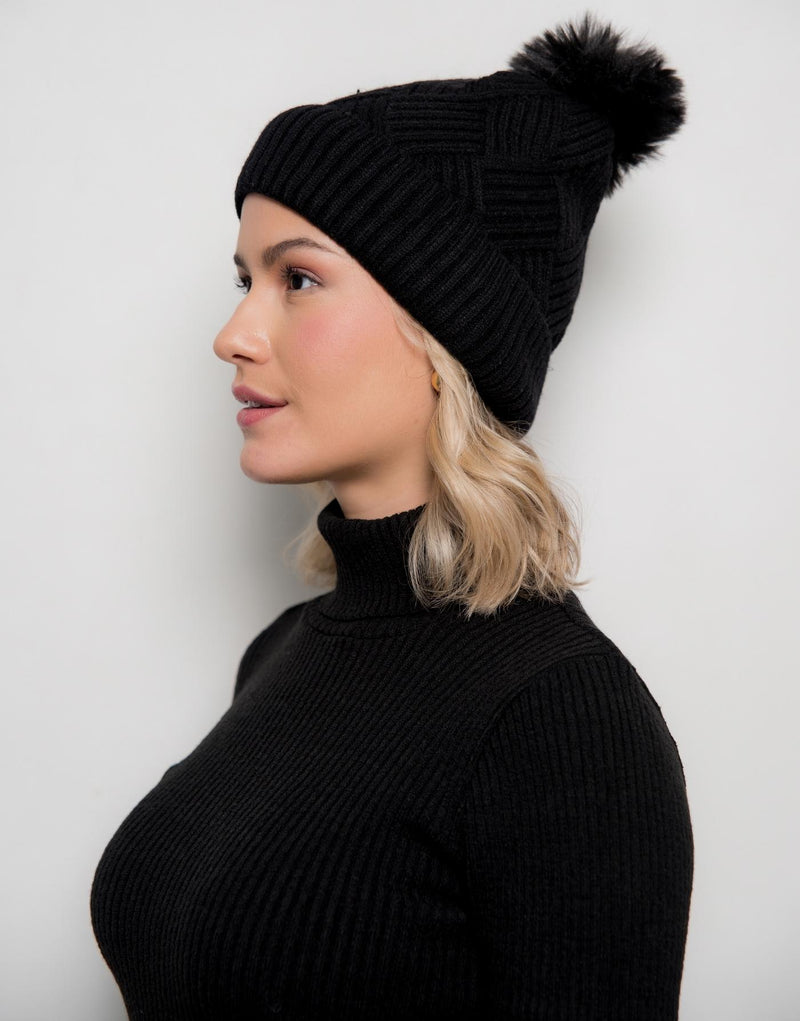 Gorro Forrado Losangos Pom Pom Preto