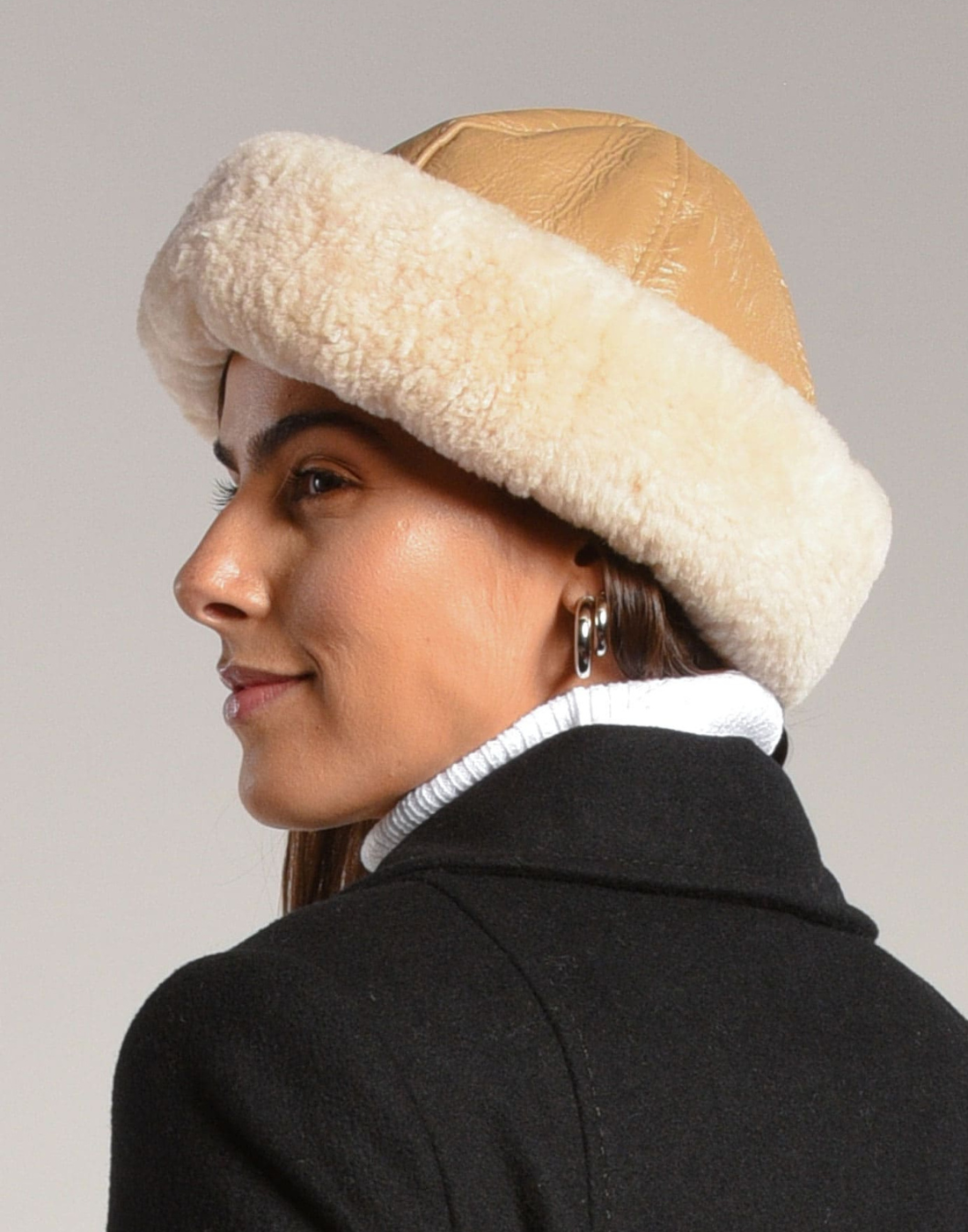 Gorro de Couro e lã Siberia Bege